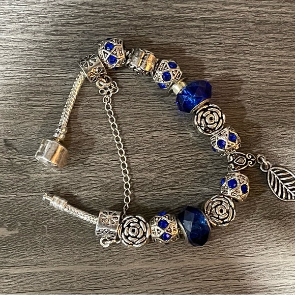 Elegant Silver and Blue Charm Bracelet - Picture 8 of 10